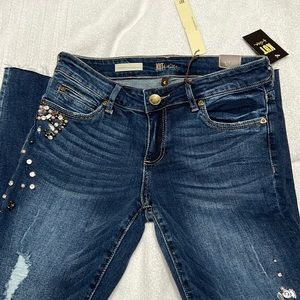 Kut From The Kloth Catherine ankle straight leg embellished jeans.